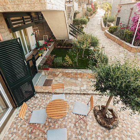 Villa Amos At Aquamarine Residence Vlore Exterior photo