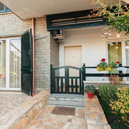 Villa Amos At Aquamarine Residence Vlore Exterior photo