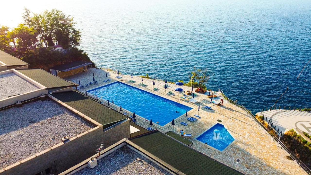 Villa Amos At Aquamarine Residence Vlore Exterior photo
